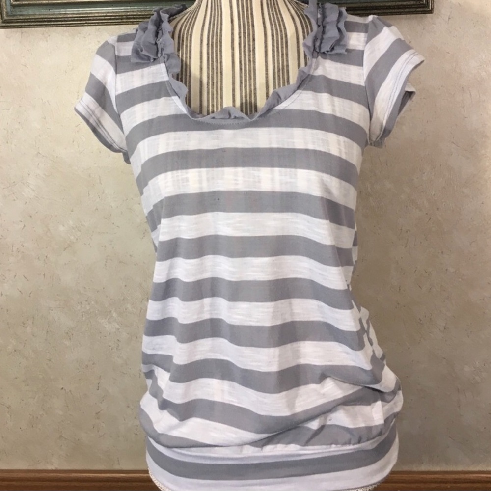 🦋SELF ESTEEM  Short Sleeved Ruffled Top🦋